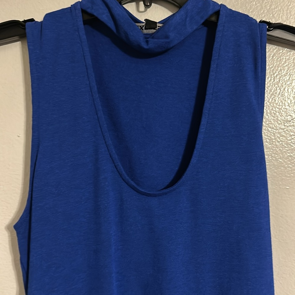 Express Top - Picture 2 of 5